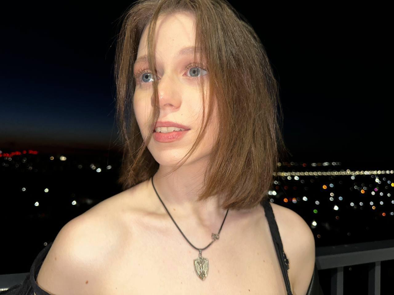 Image of cam model MarnaFantz from XloveCam