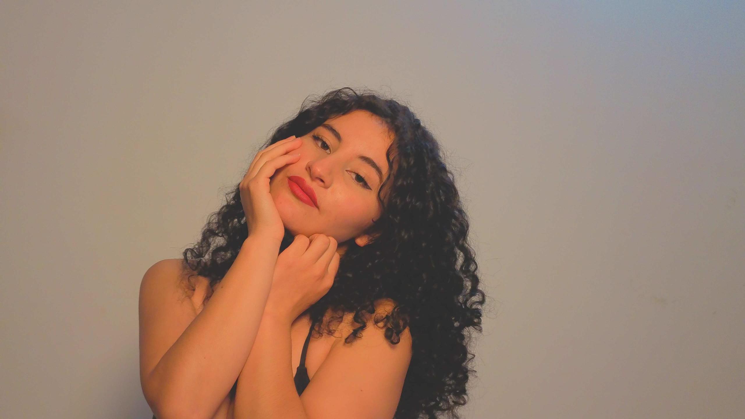 Image of cam model DesireLoah from XloveCam