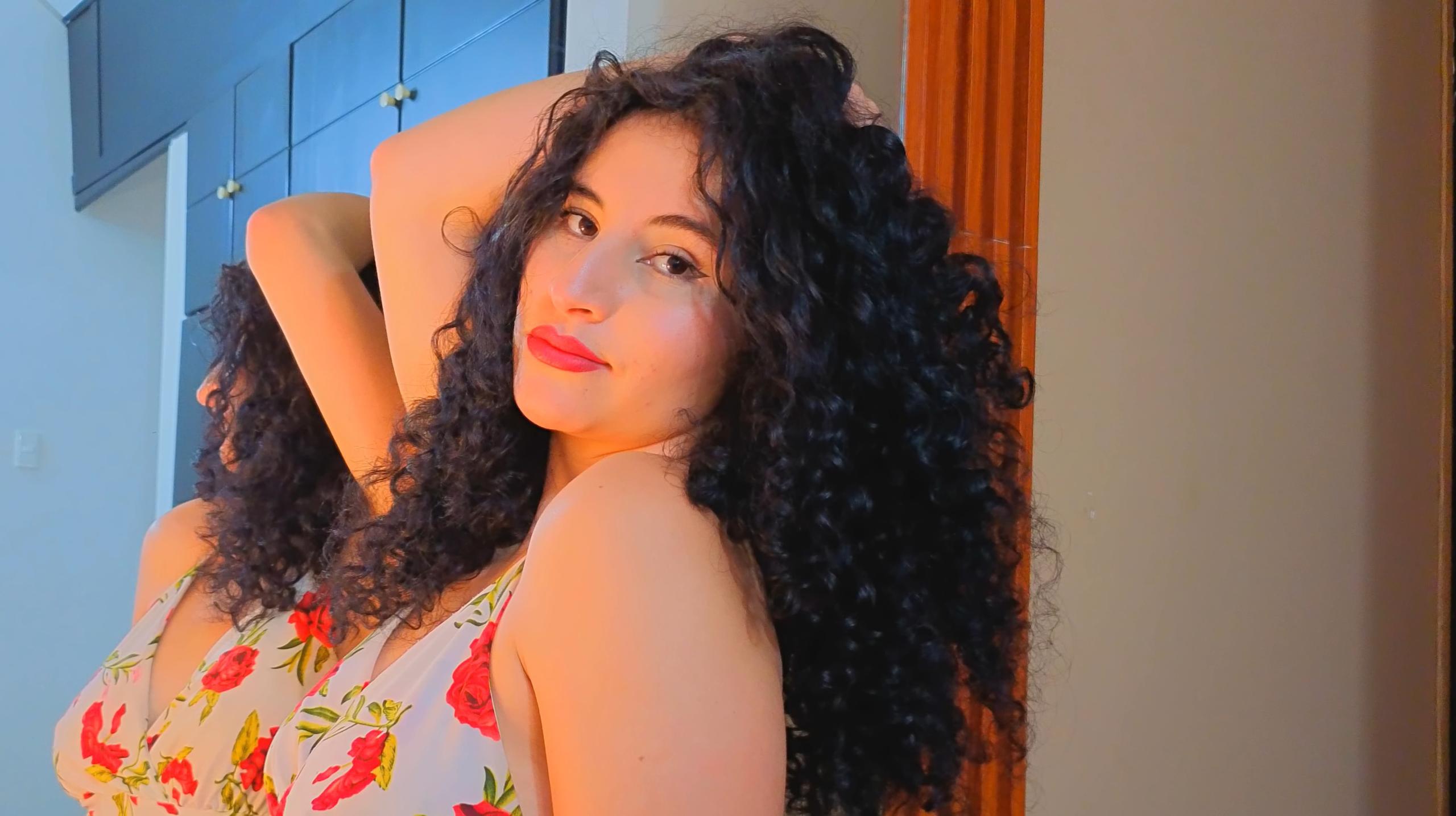 Image of cam model DesireLoah from XloveCam
