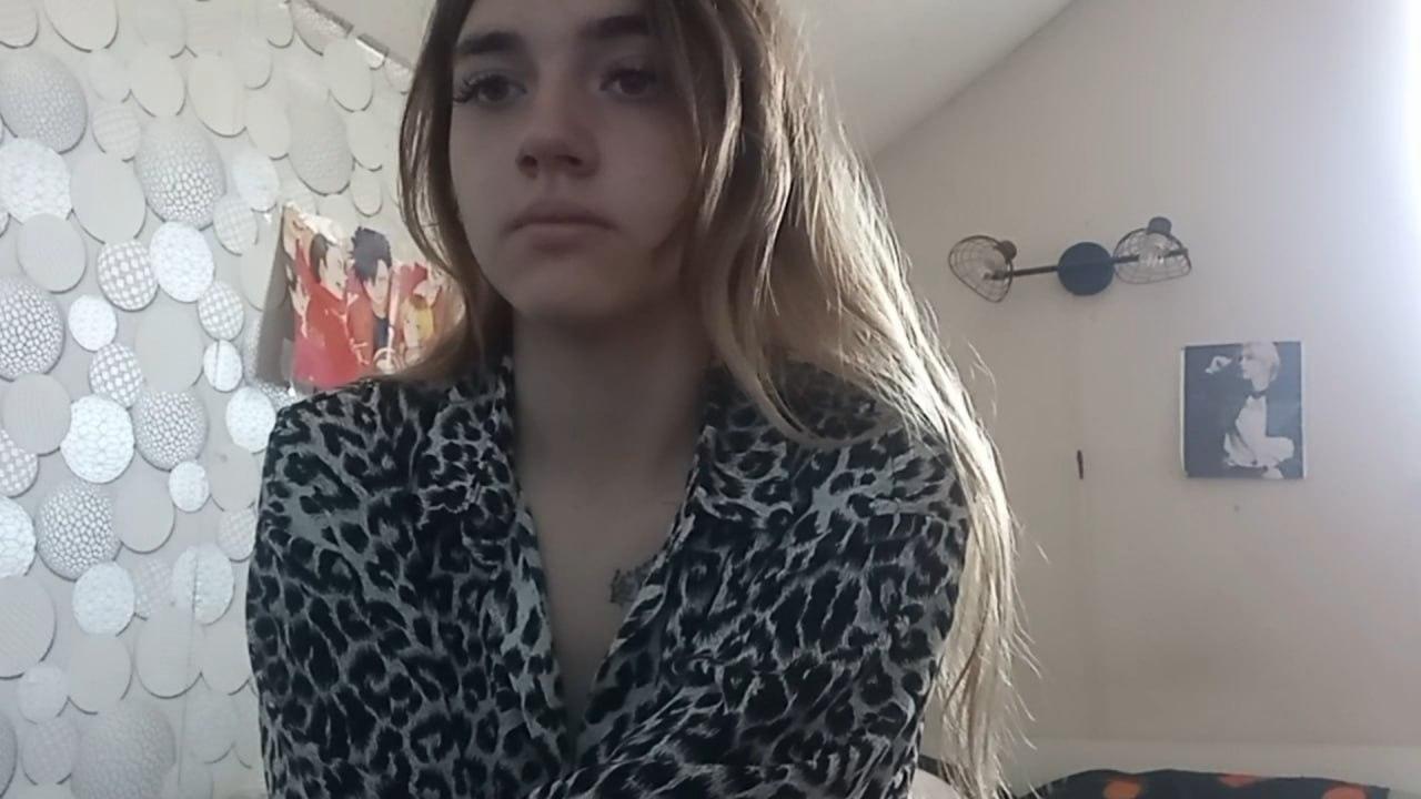 Image of cam model BessBetak from XloveCam