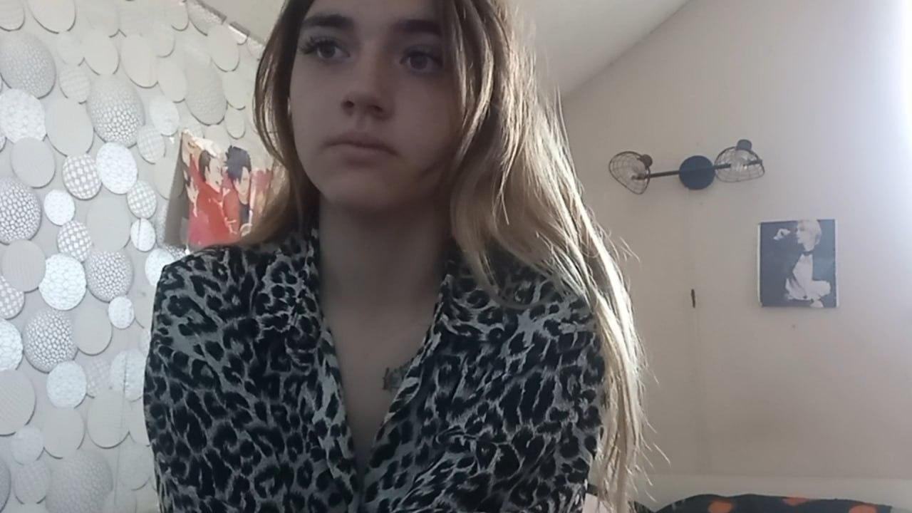 Image of cam model BessBetak from XloveCam