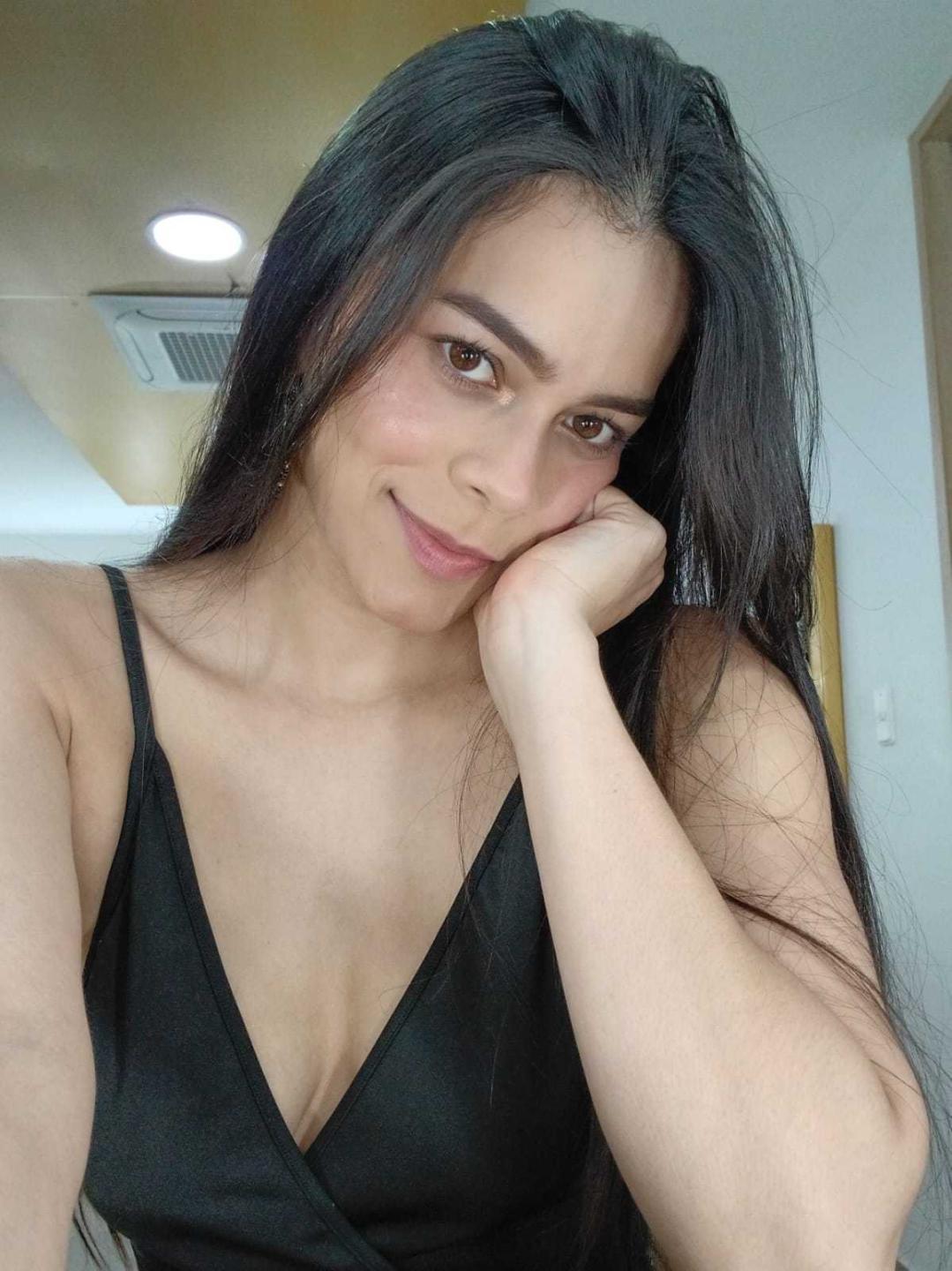 Image of cam model AlanaBlake from XloveCam