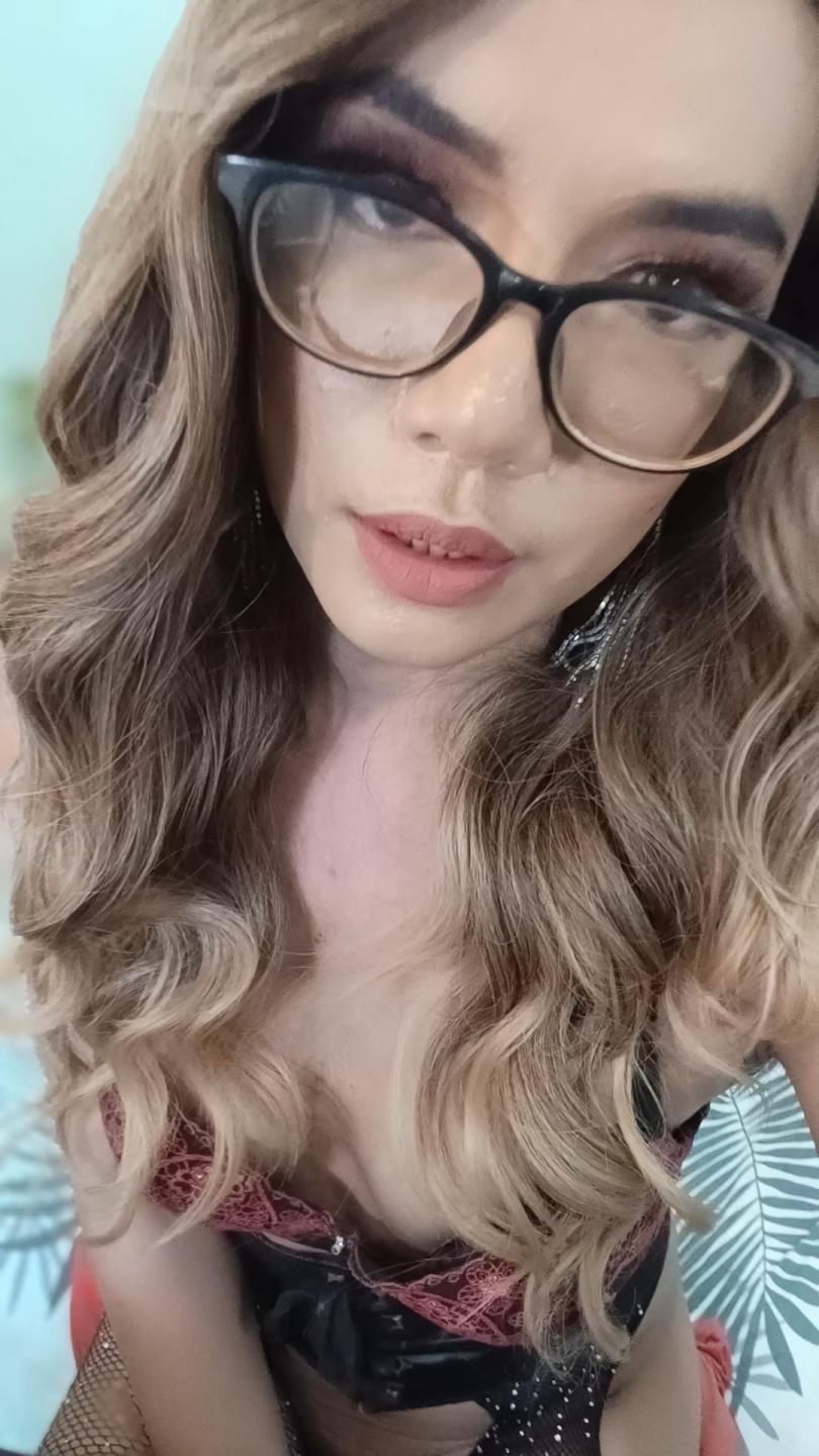 Image of cam model TransKathie from XloveCam