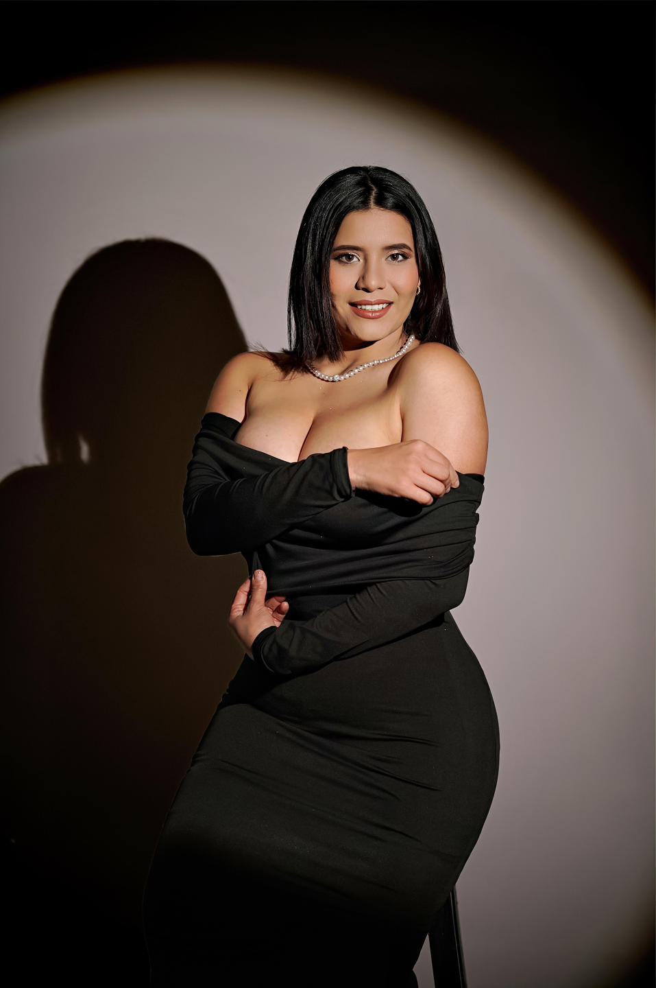 Image of cam model LucieMilner from XloveCam