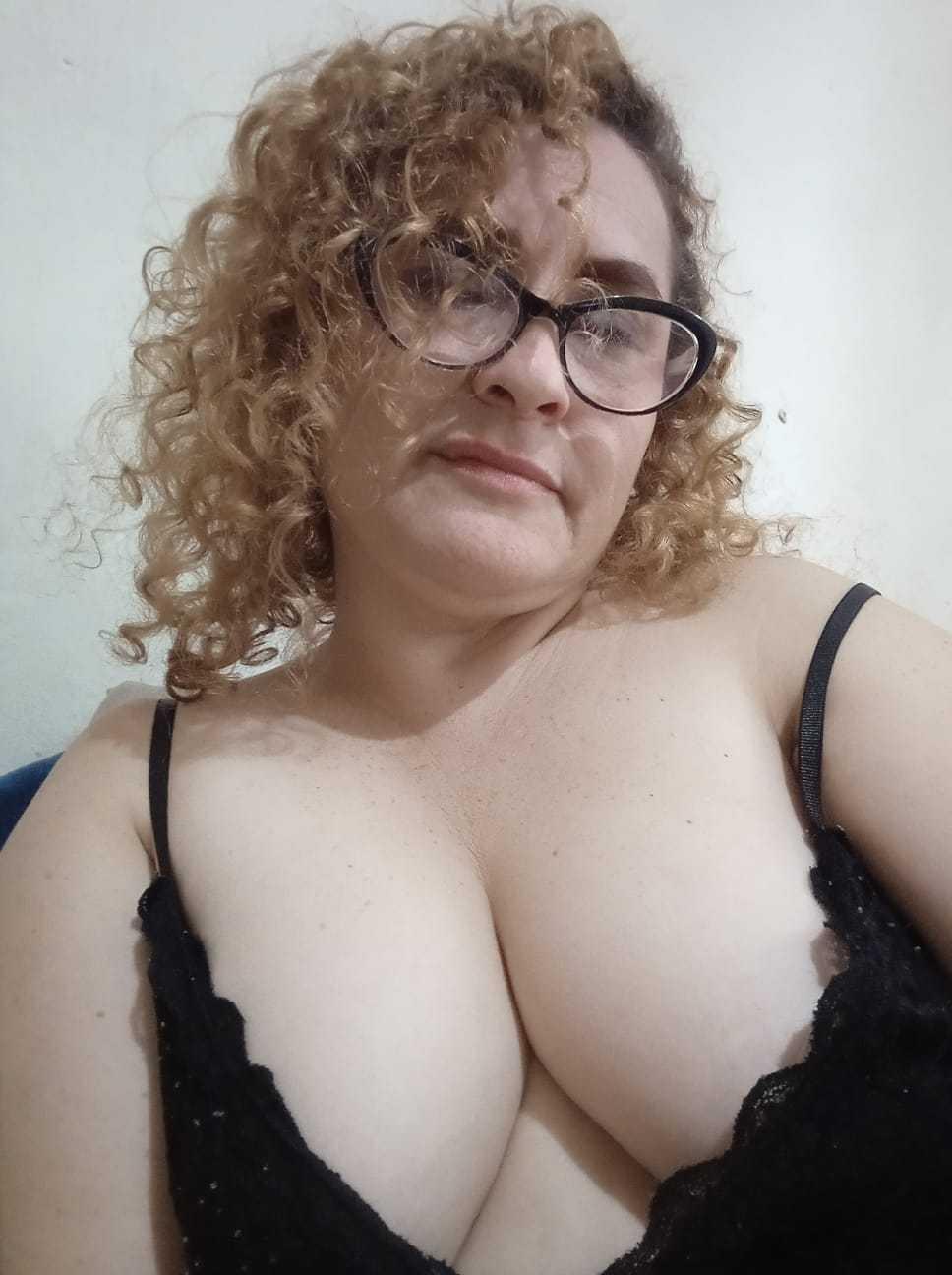 Image of cam model SophiiaMonroe from XloveCam