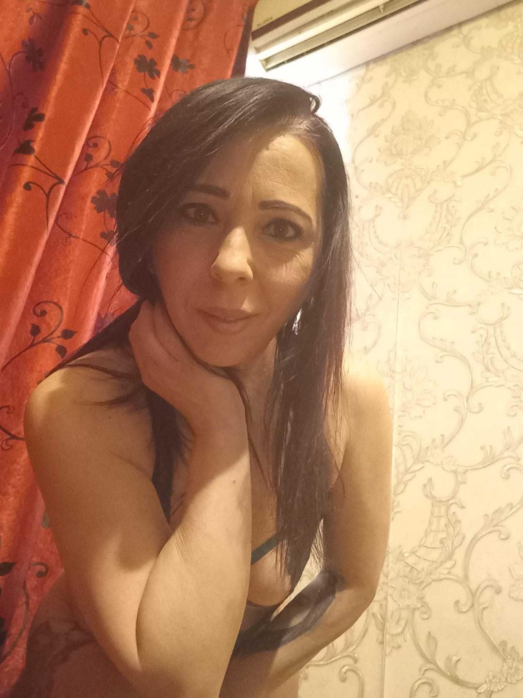 Image of cam model LauraSin from XloveCam