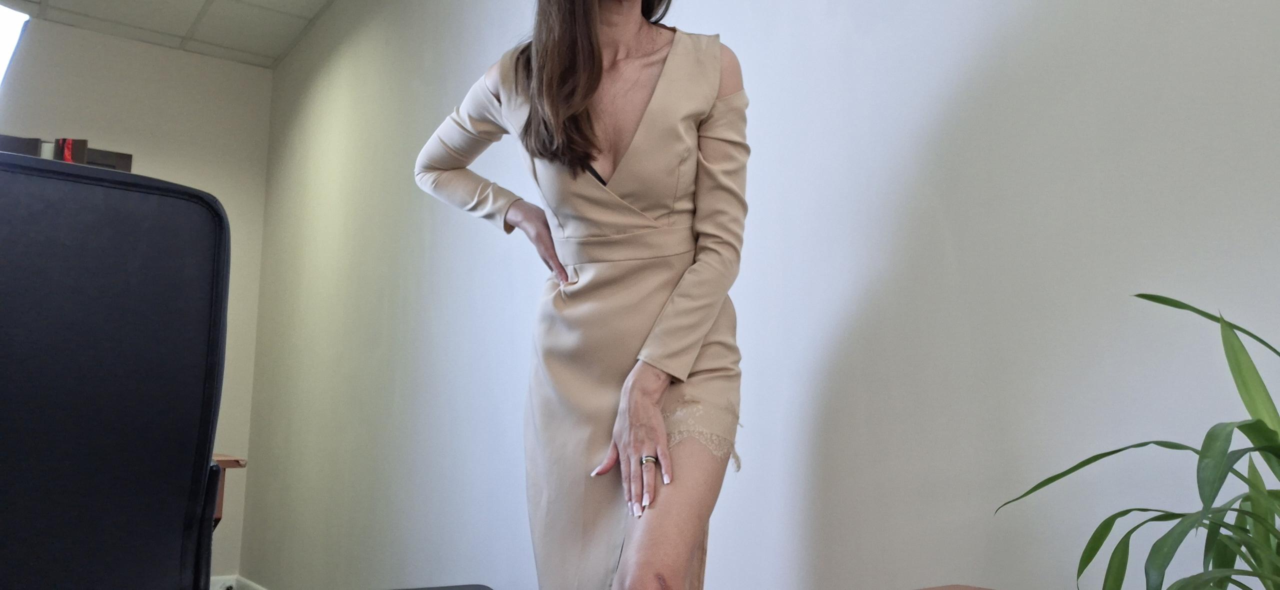 Image of cam model MiraMixi from XloveCam