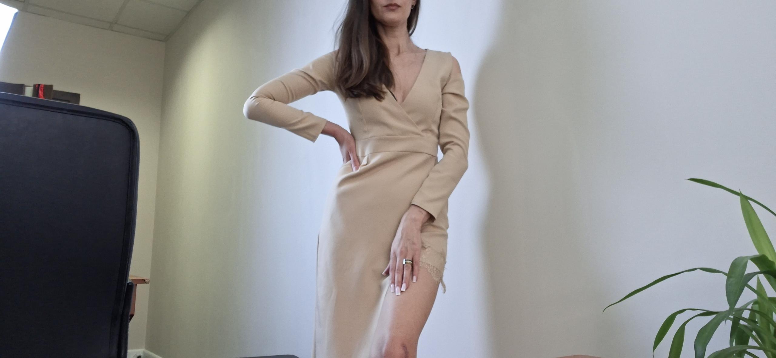 Image of cam model MiraMixi from XloveCam