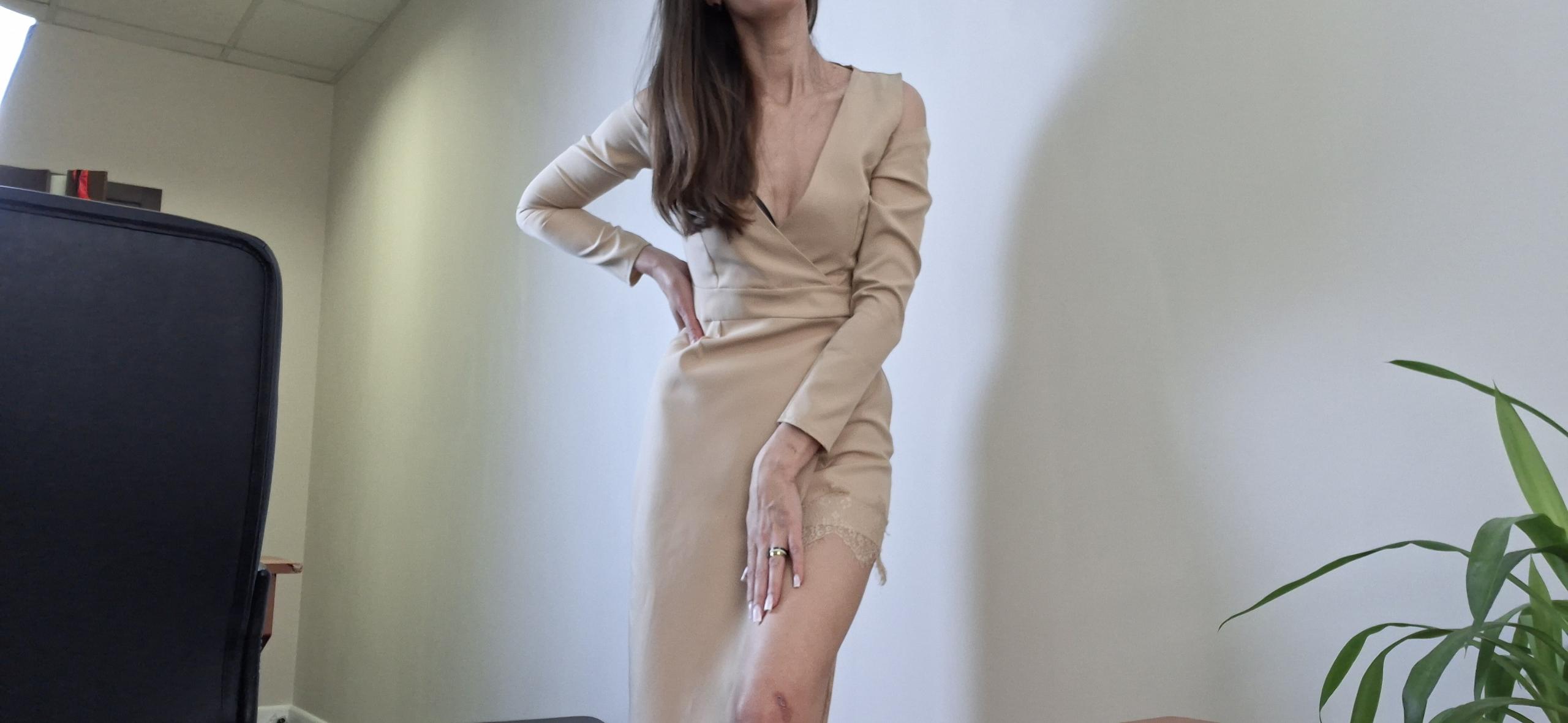 Image of cam model MiraMixi from XloveCam
