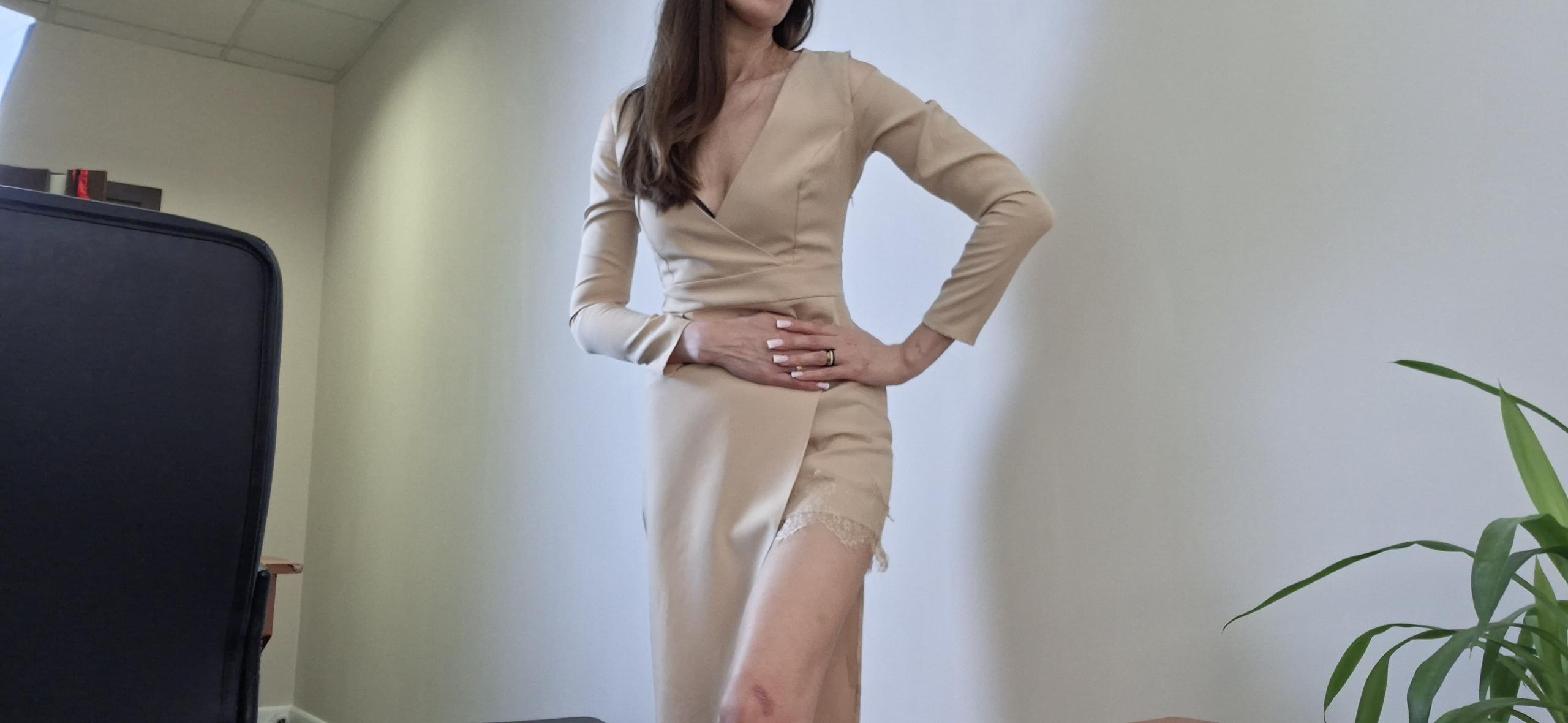Image of cam model MiraMixi from XloveCam