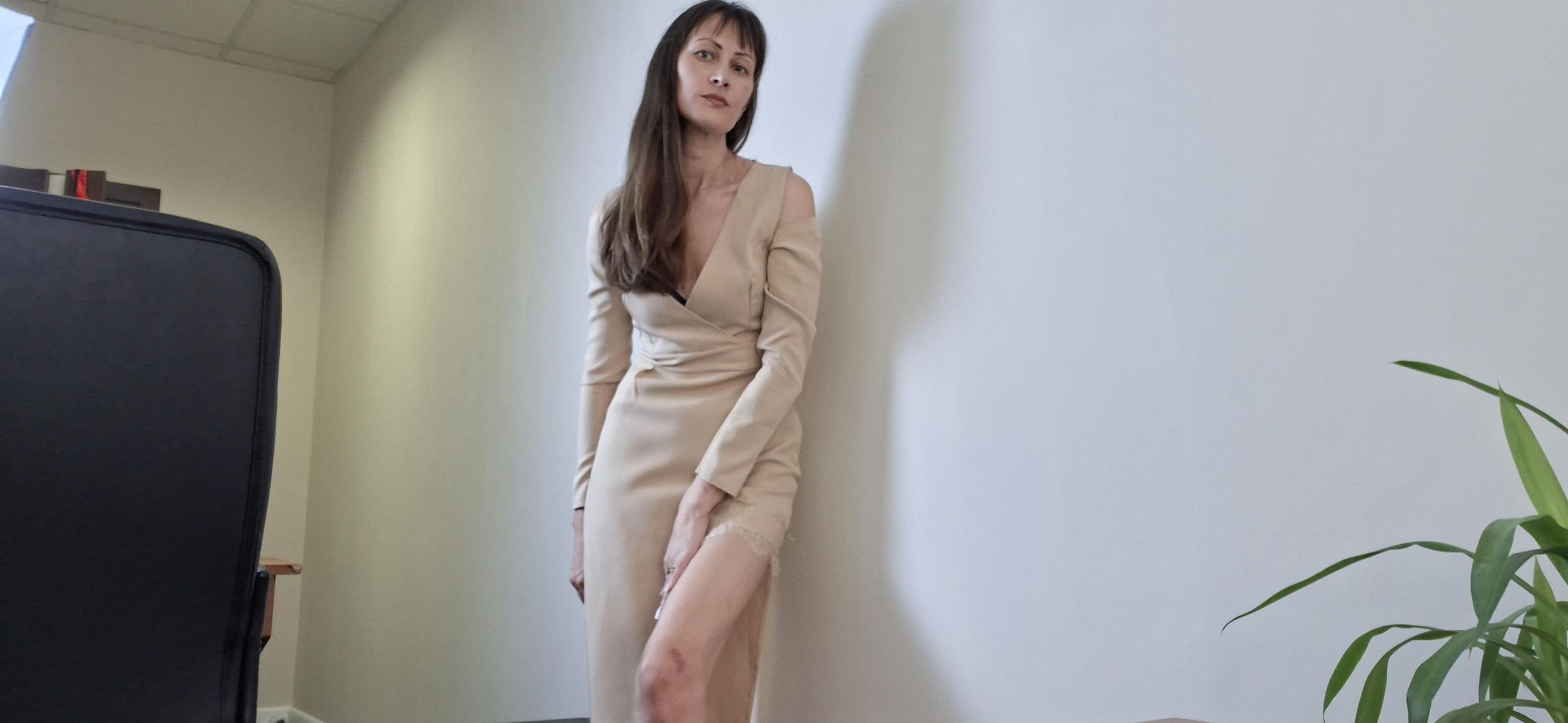 Image of cam model MiraMixi from XloveCam