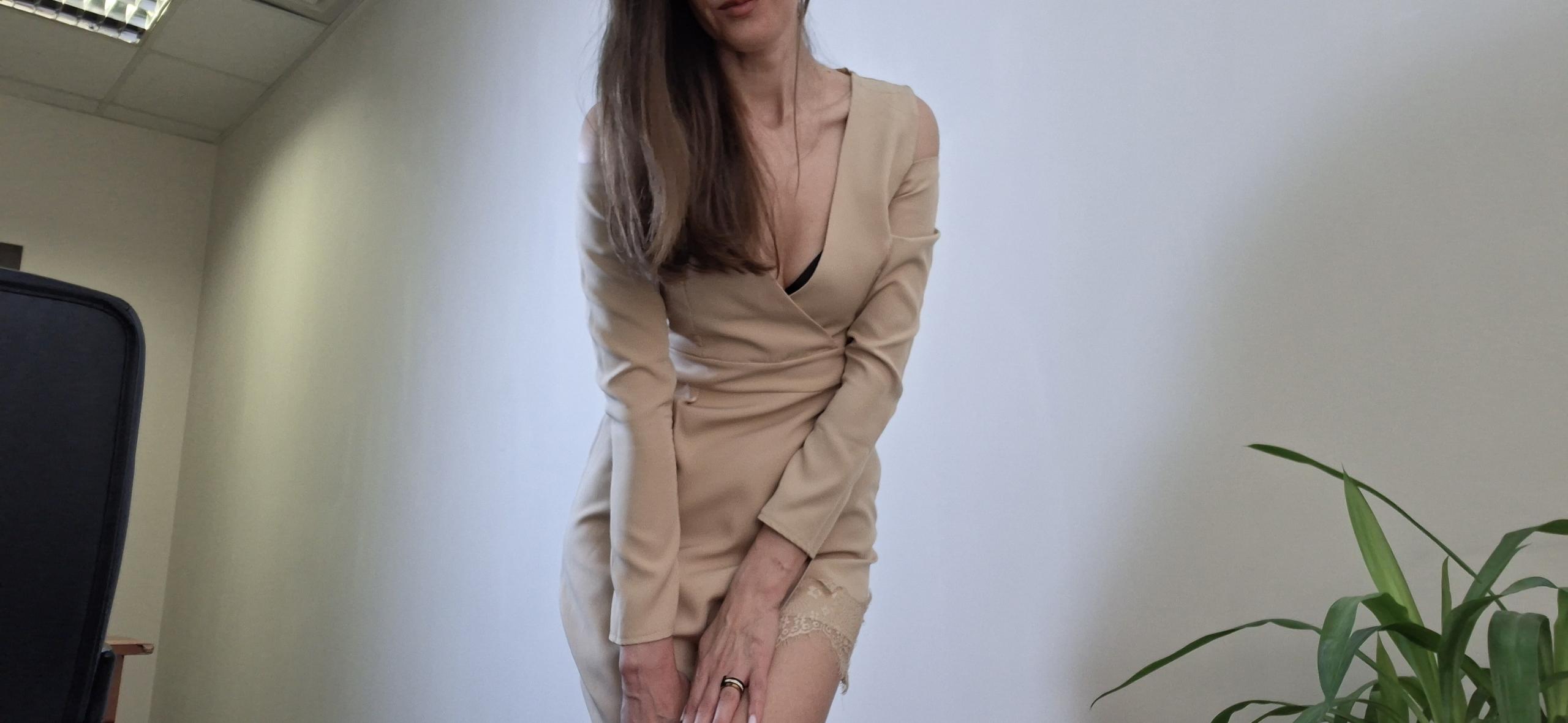 Image of cam model MiraMixi from XloveCam