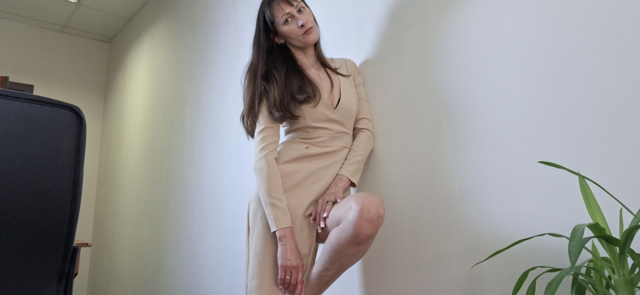 Image of cam model MiraMixi from XloveCam
