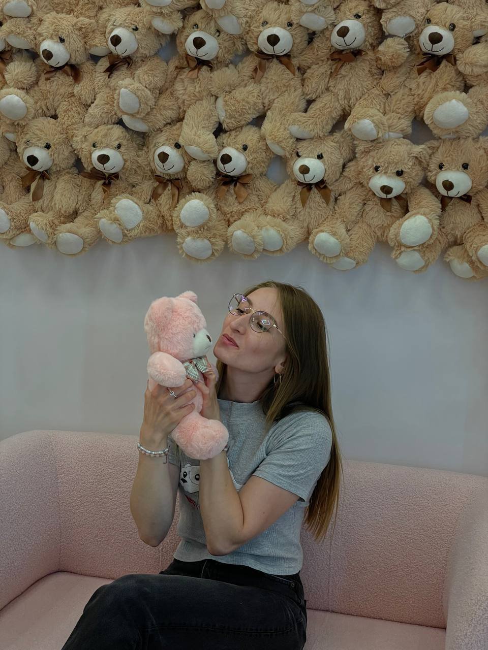 Image of cam model GwynBartell from XloveCam