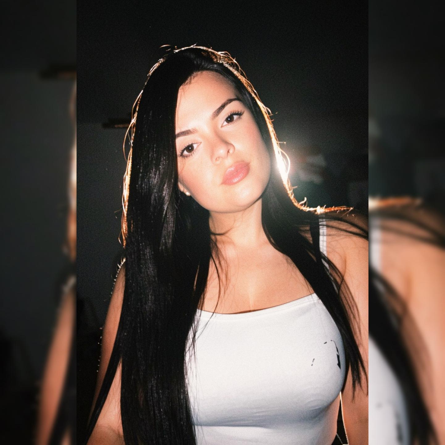 Image of cam model SamyLovers from XloveCam