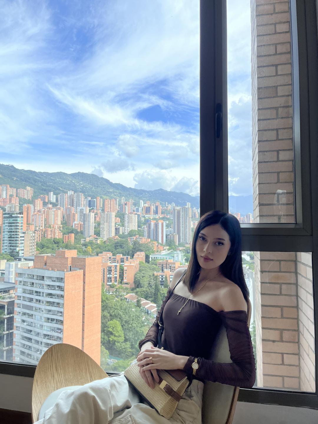 Image of cam model FiorellaLeroy from XloveCam