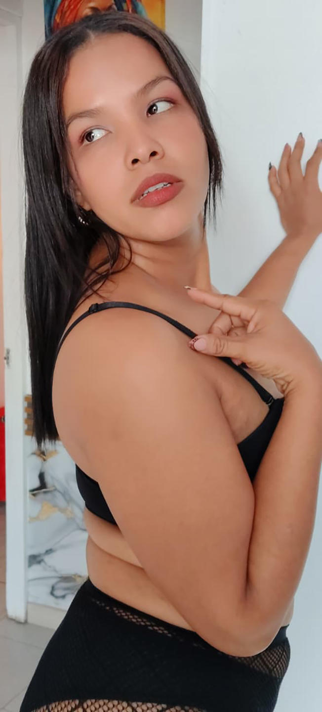 Image of cam model Delilath from XloveCam
