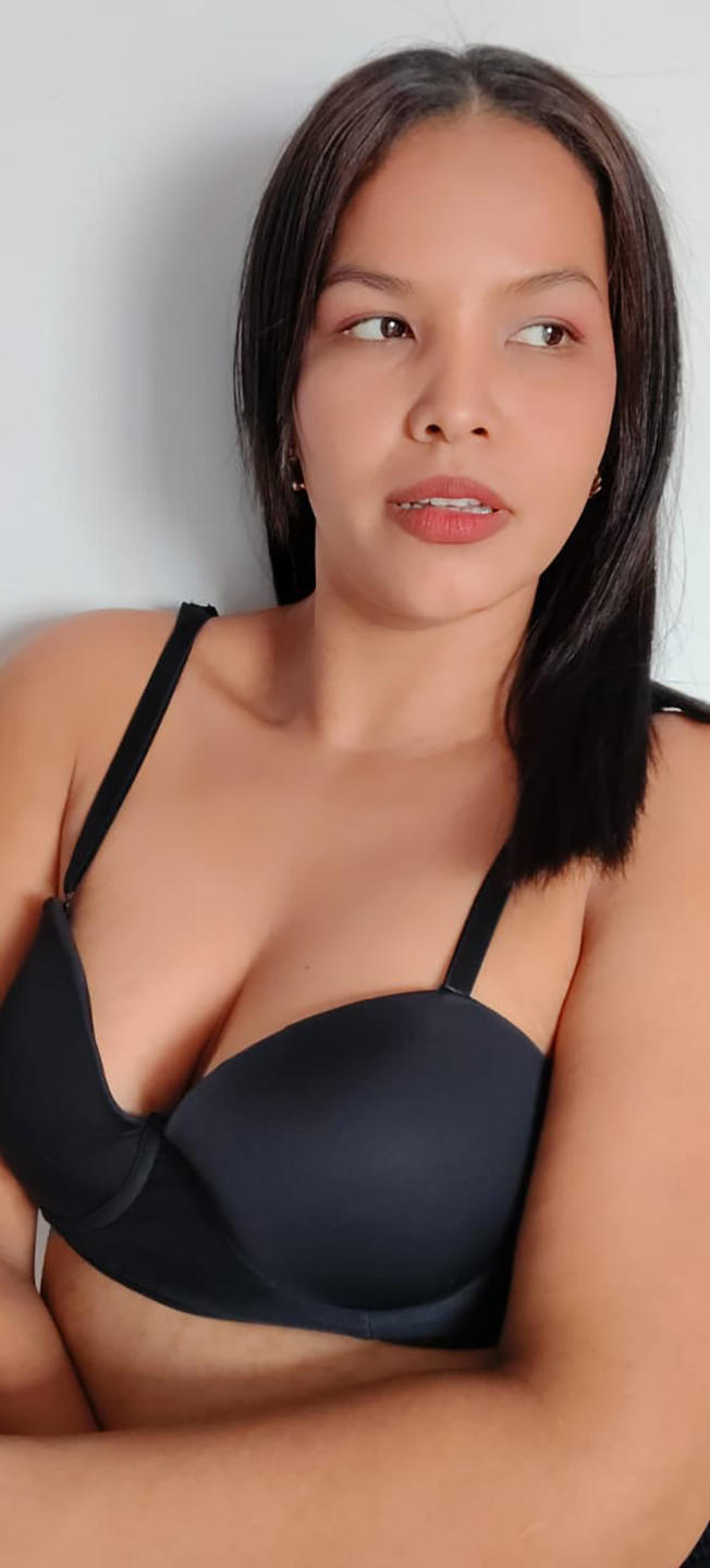 Image of cam model Delilath from XloveCam