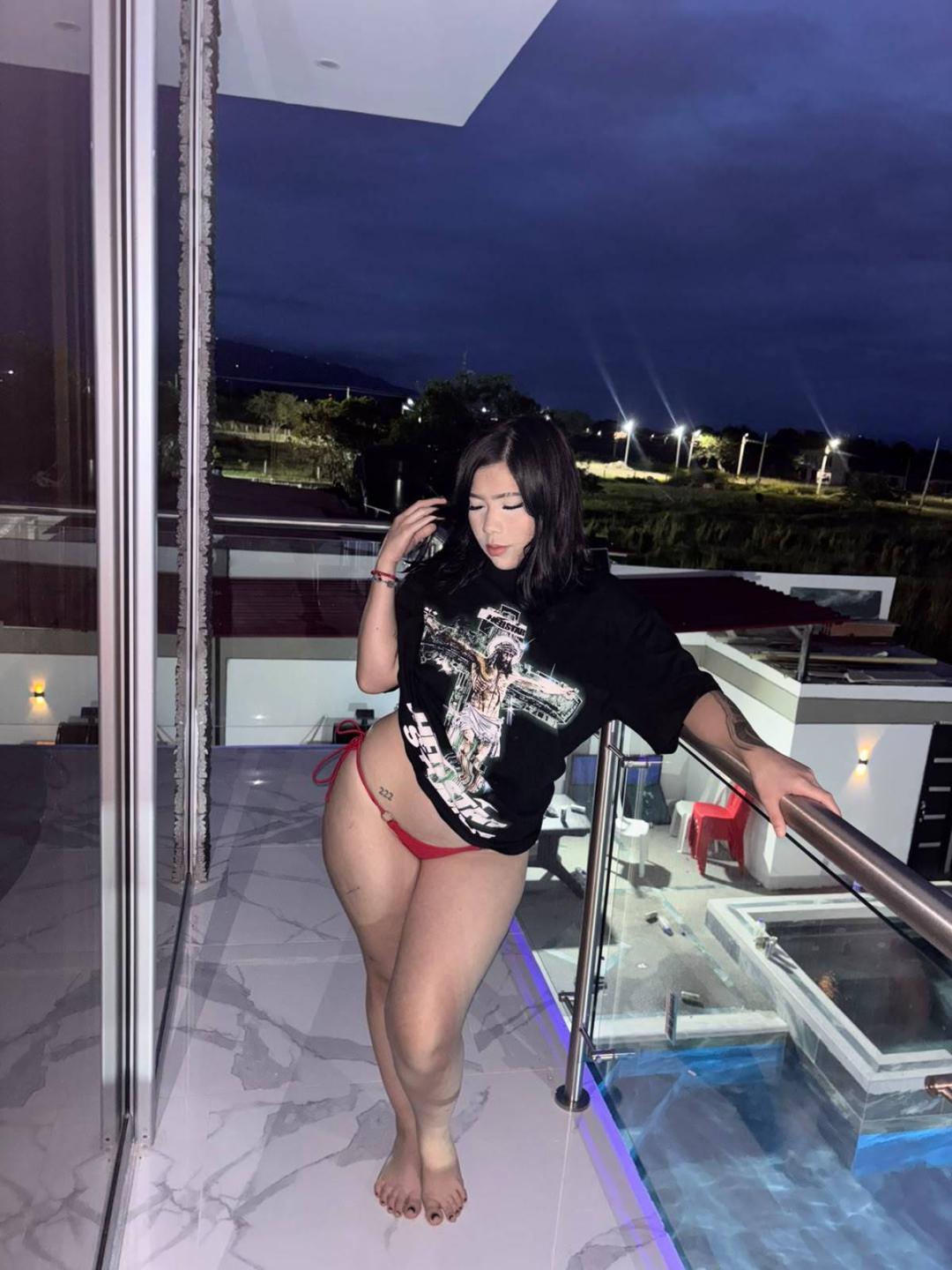 Image of cam model Maddyx69 from XloveCam