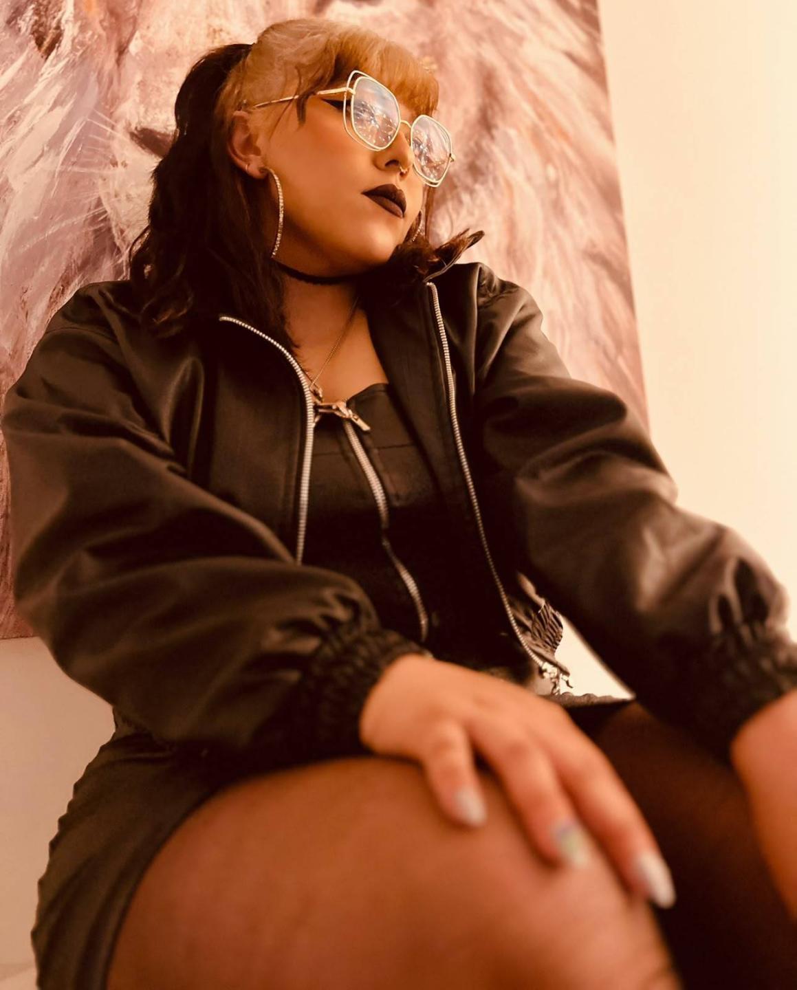 Image of cam model YamiiRyuu from XloveCam