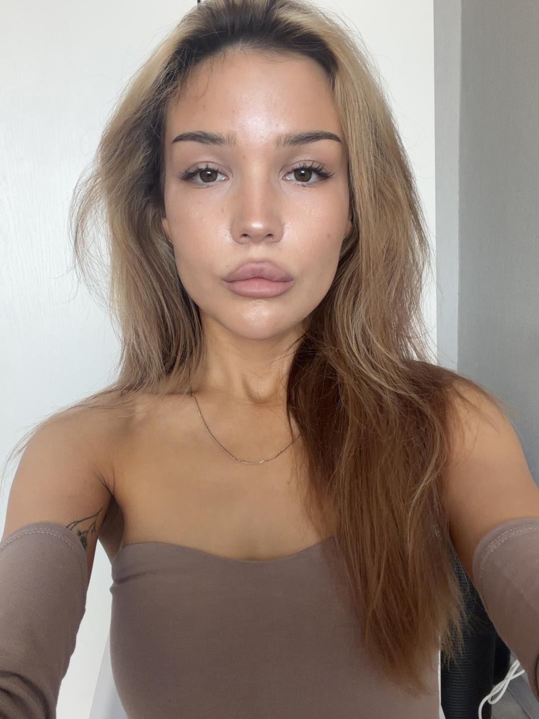 Image of cam model GenieCanup from XloveCam