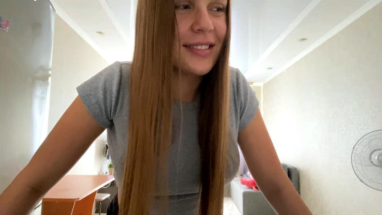Image of cam model LangGalicia from XloveCam