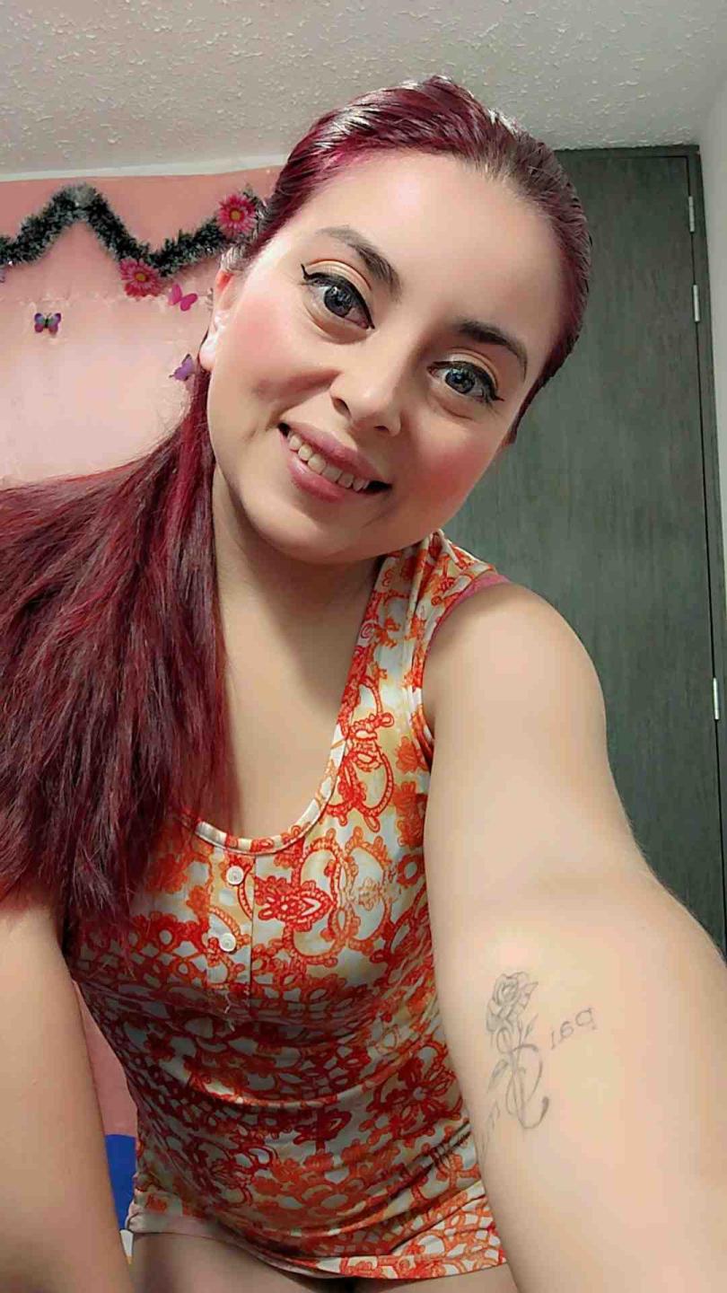 Image of cam model Dannazv from XloveCam