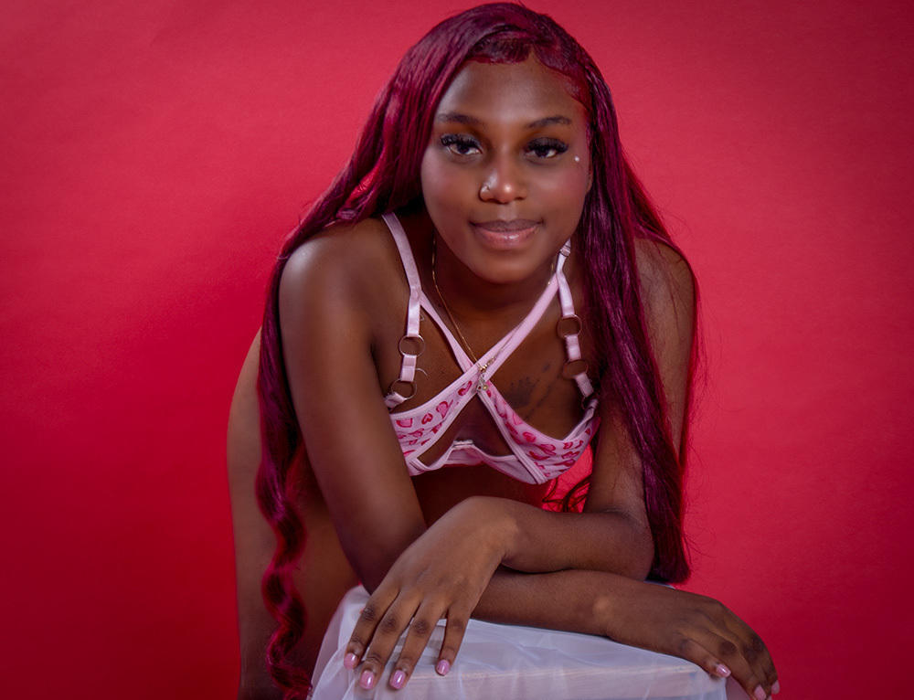 Image of cam model KiaraBelle from XloveCam