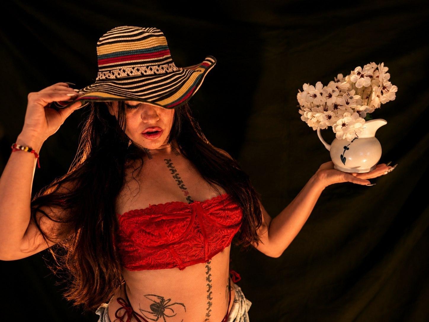 Image of cam model AbbyMontgomery from XloveCam
