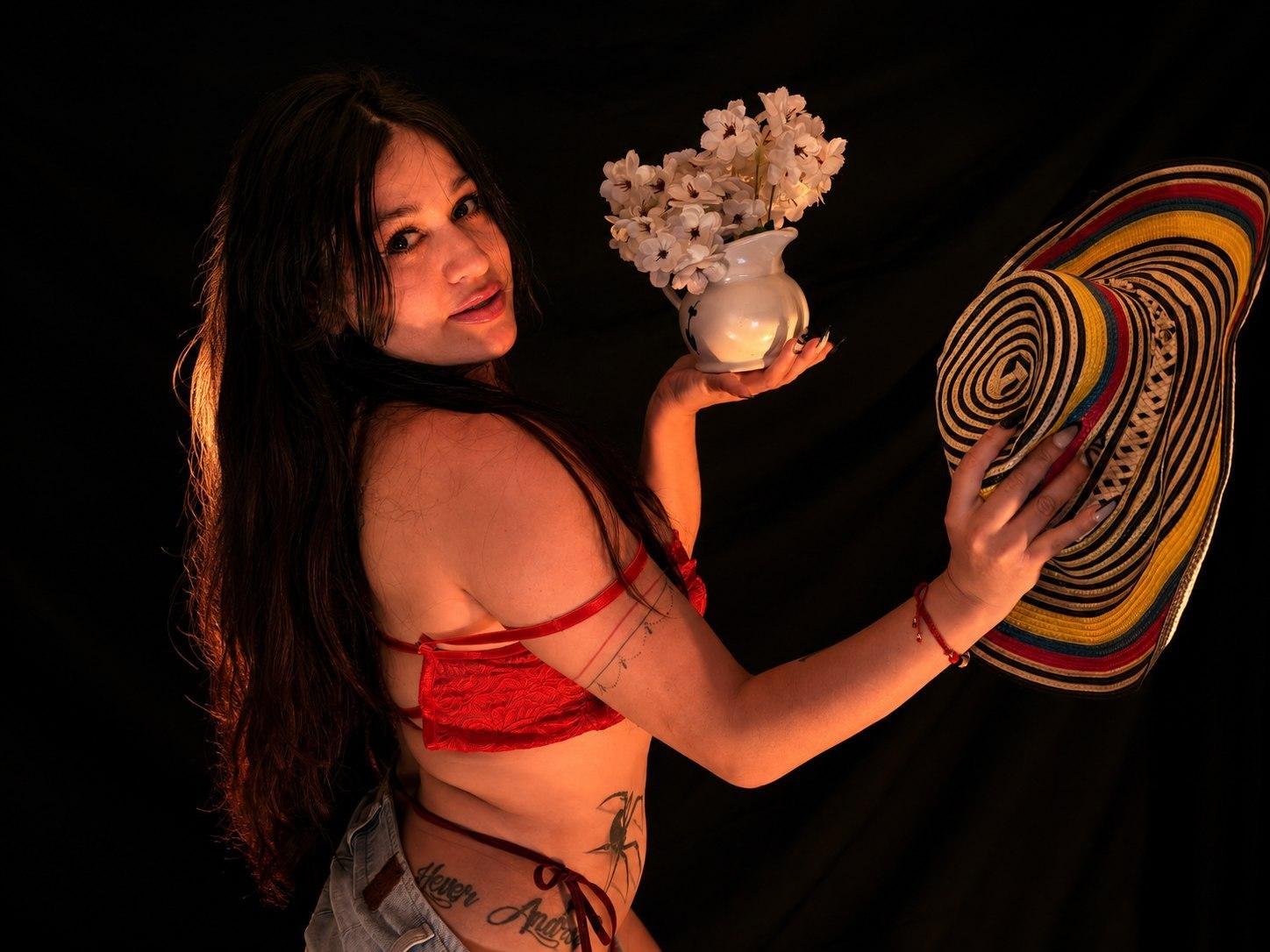 Image of cam model AbbyMontgomery from XloveCam