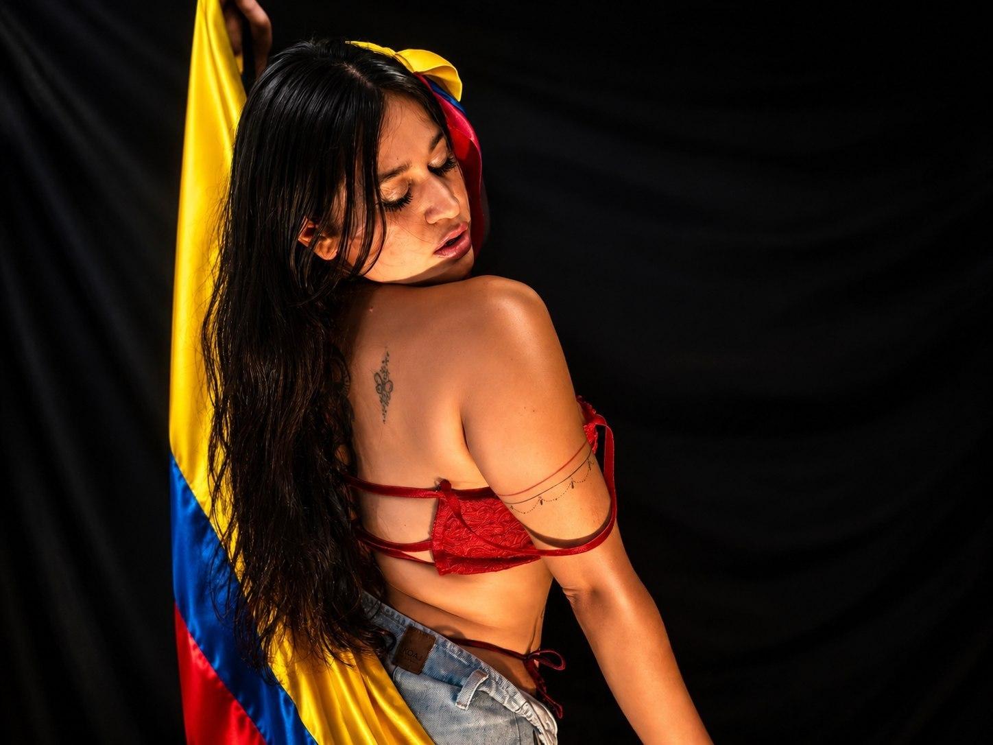 Image of cam model AbbyMontgomery from XloveCam
