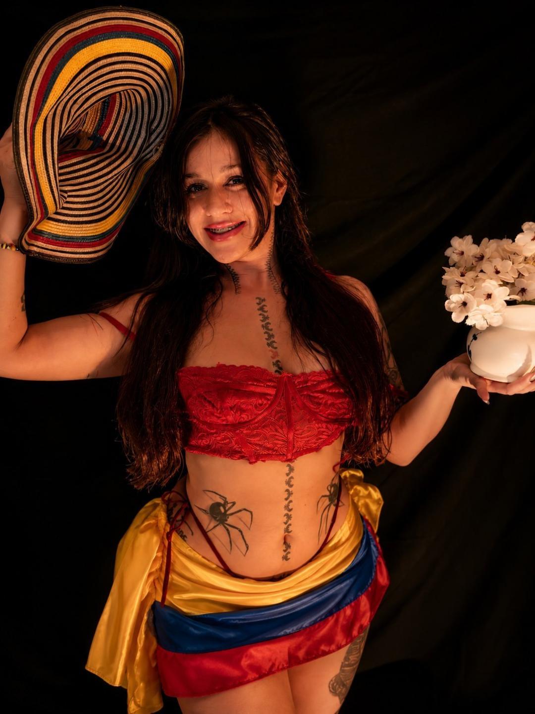 Image of cam model AbbyMontgomery from XloveCam