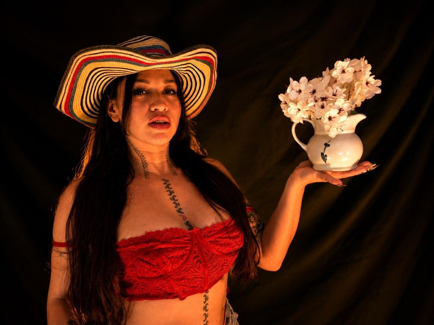 Image of cam model AbbyMontgomery from XloveCam