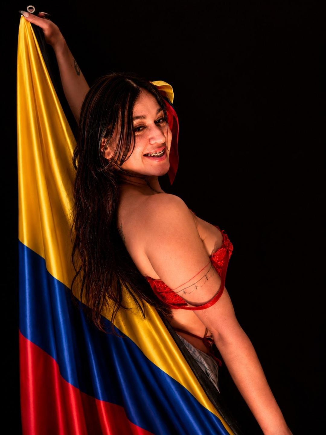Image of cam model AbbyMontgomery from XloveCam