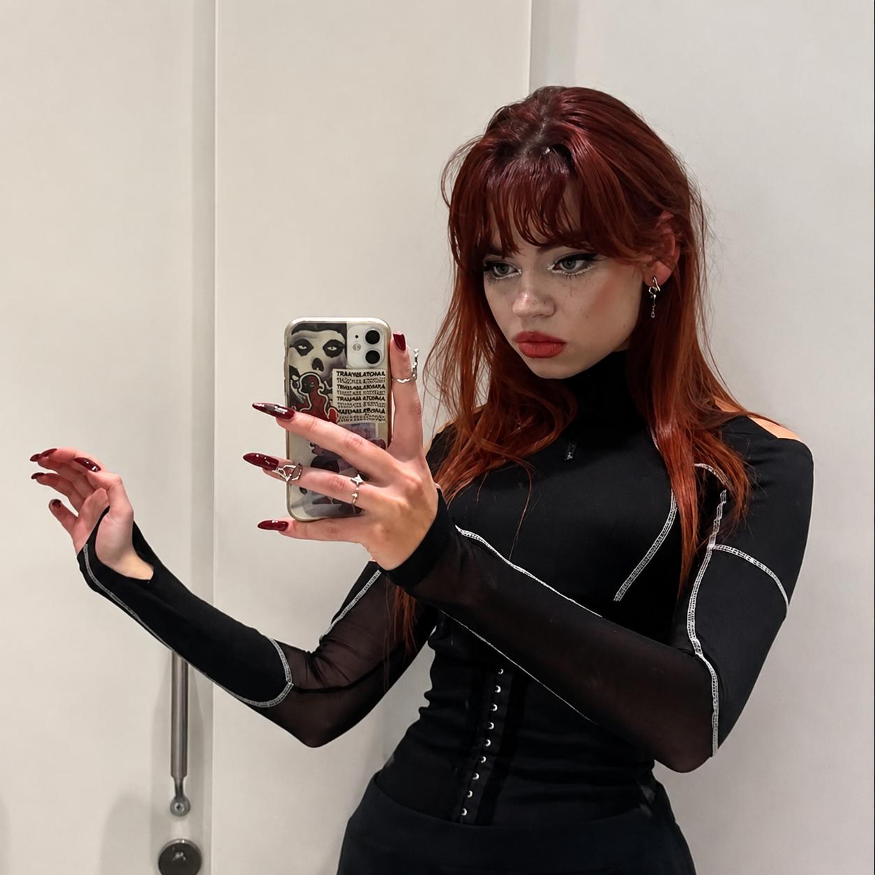 Image of cam model YettaGlumac from XloveCam