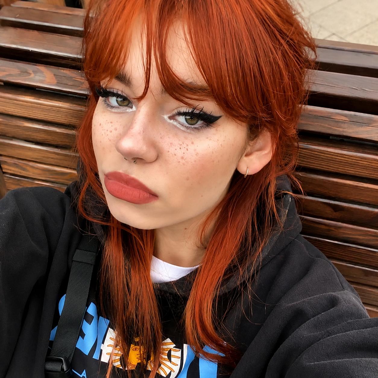 Image of cam model YettaGlumac from XloveCam