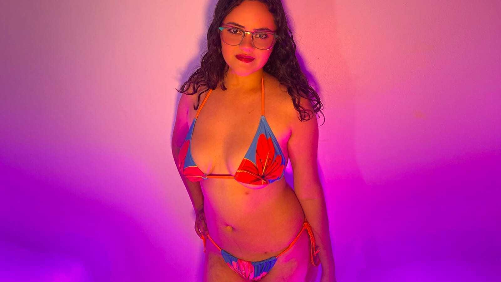 Image of cam model EmilyColsson from XloveCam