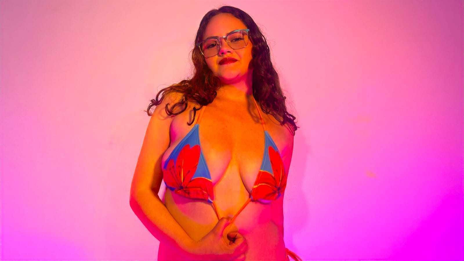 Image of cam model EmilyColsson from XloveCam