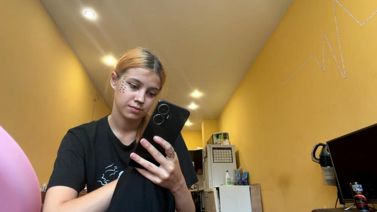 Image of cam model EsterLagreca from XloveCam