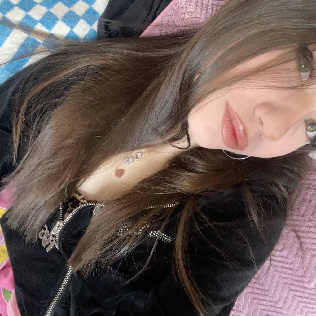 Image of cam model ErmelindaBohnsack from XloveCam