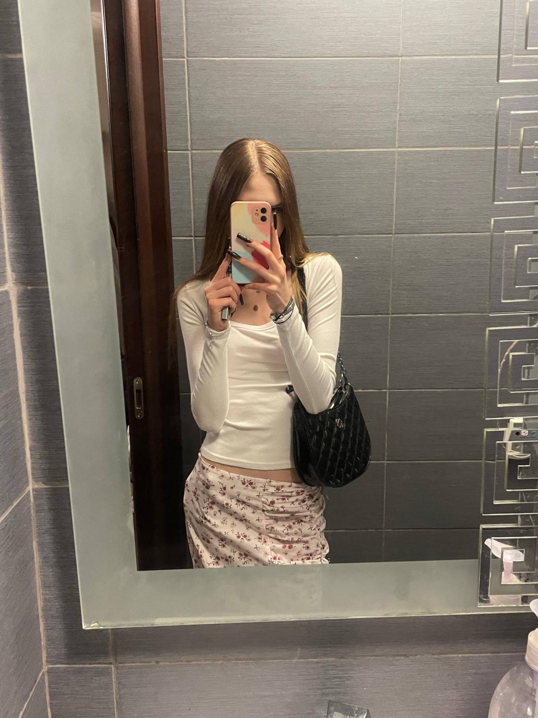 Image of cam model ErmelindaBohnsack from XloveCam