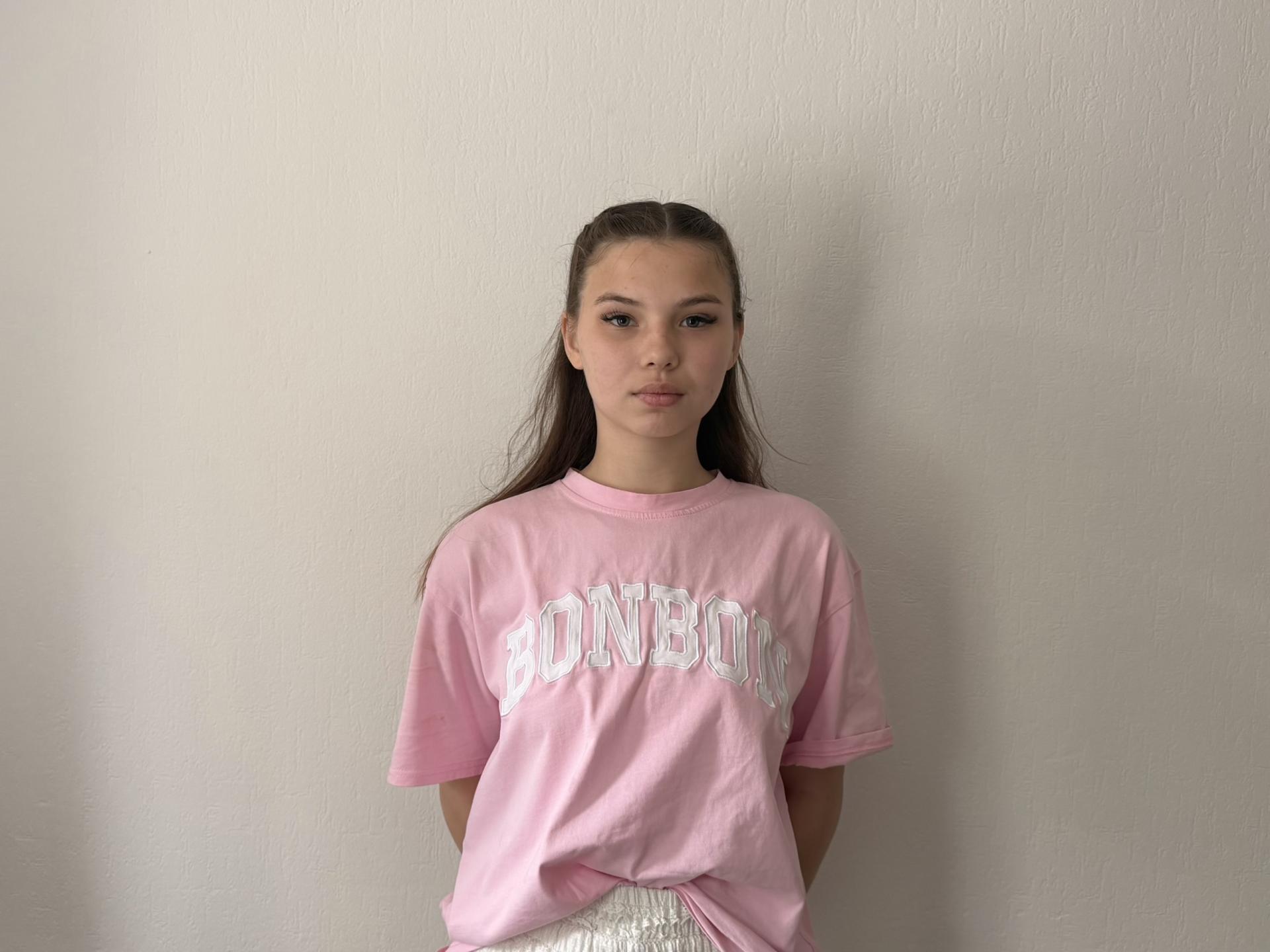 Image of cam model ClementinaSwantek from XloveCam