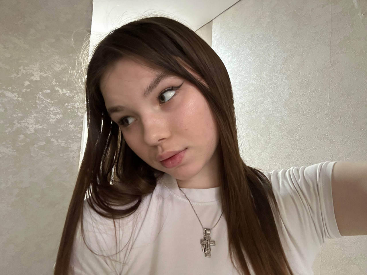Image of cam model ClementinaSwantek from XloveCam