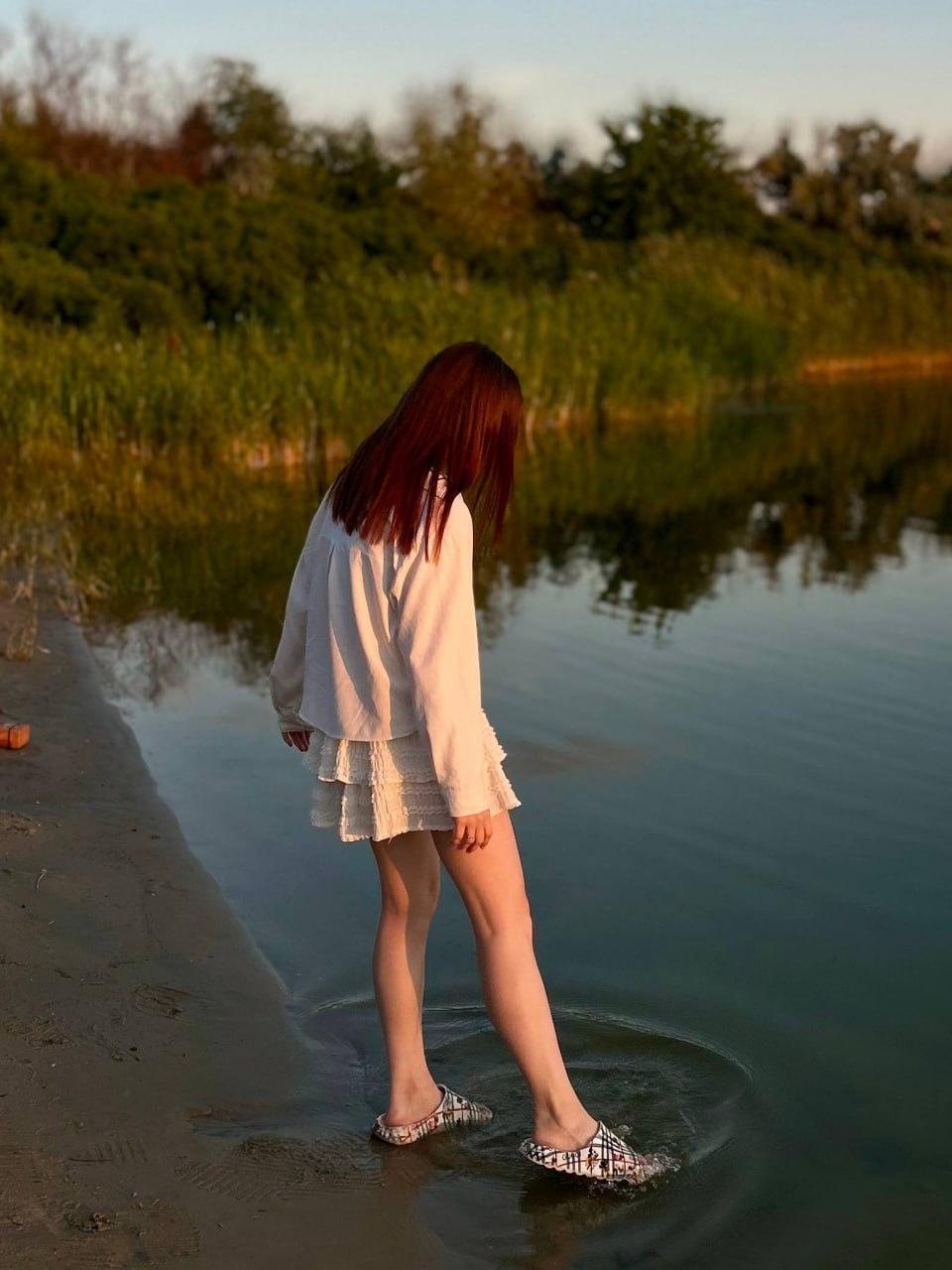 Image of cam model ClementinaSwantek from XloveCam
