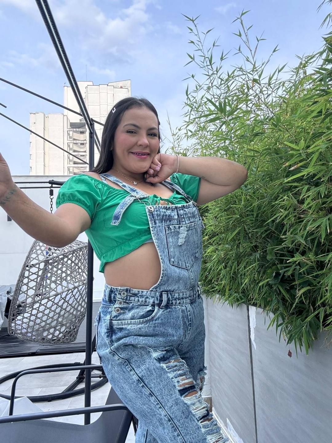 Image of cam model AntonelaVega from XloveCam