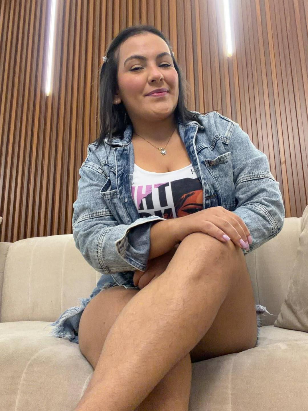 Image of cam model AntonelaVega from XloveCam