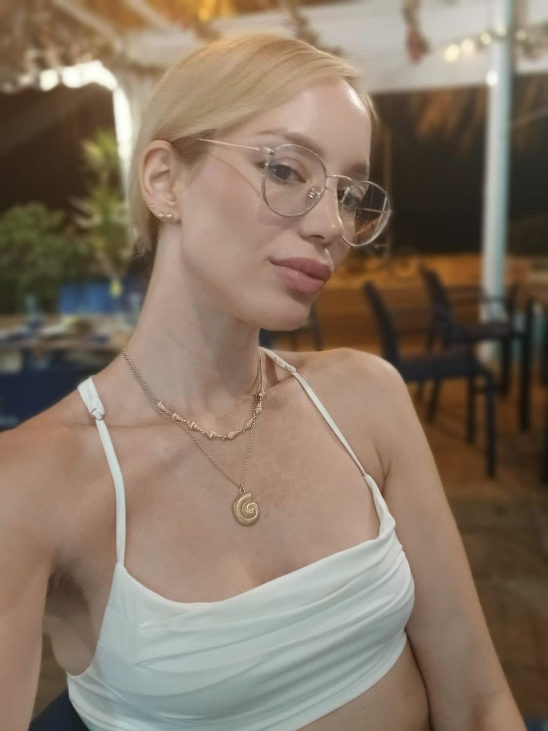 Image of cam model MissFrenchy from XloveCam