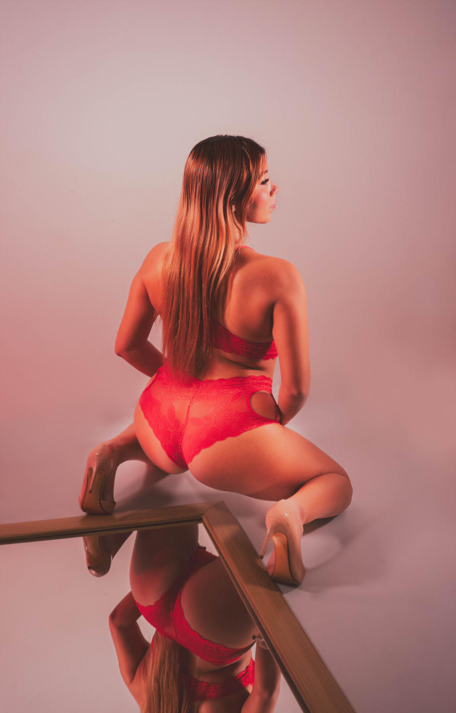 Image of cam model VaniaRizzo from XloveCam