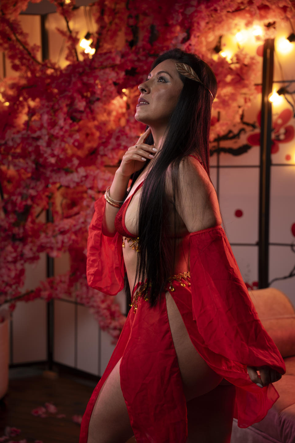 Image of cam model EllaRousse from XloveCam