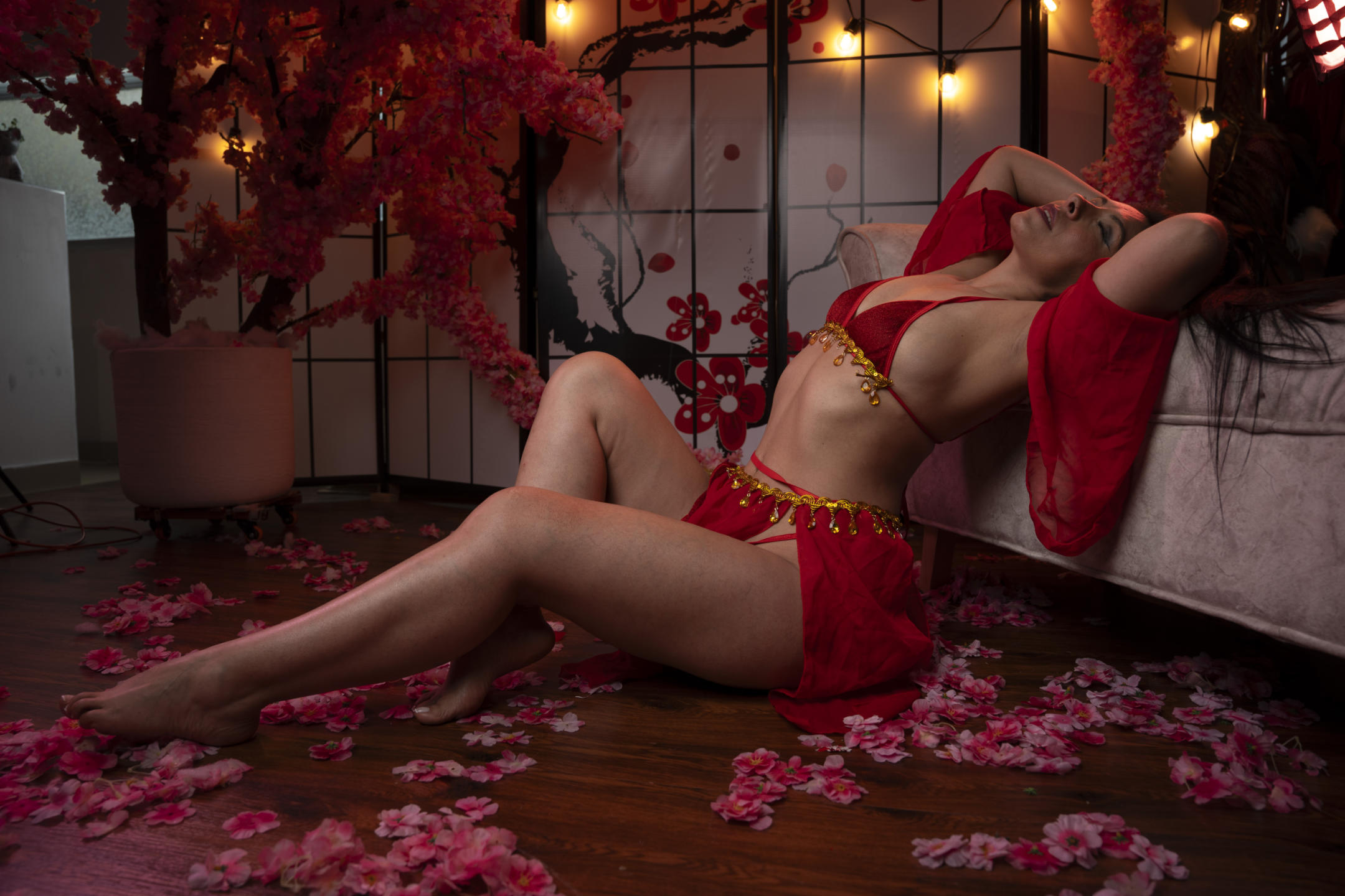 Image of cam model EllaRousse from XloveCam